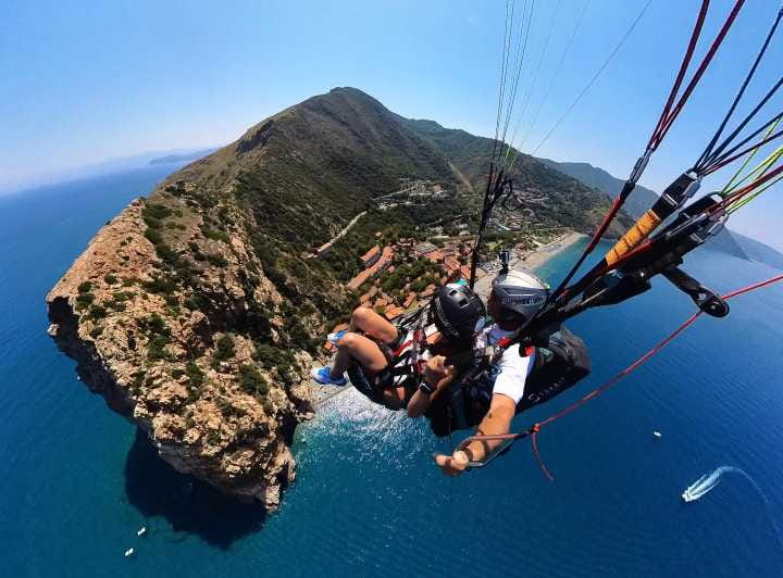 Cefalù: tandem paragliding flight and insta360 video - What the Flight Experience Looks Like