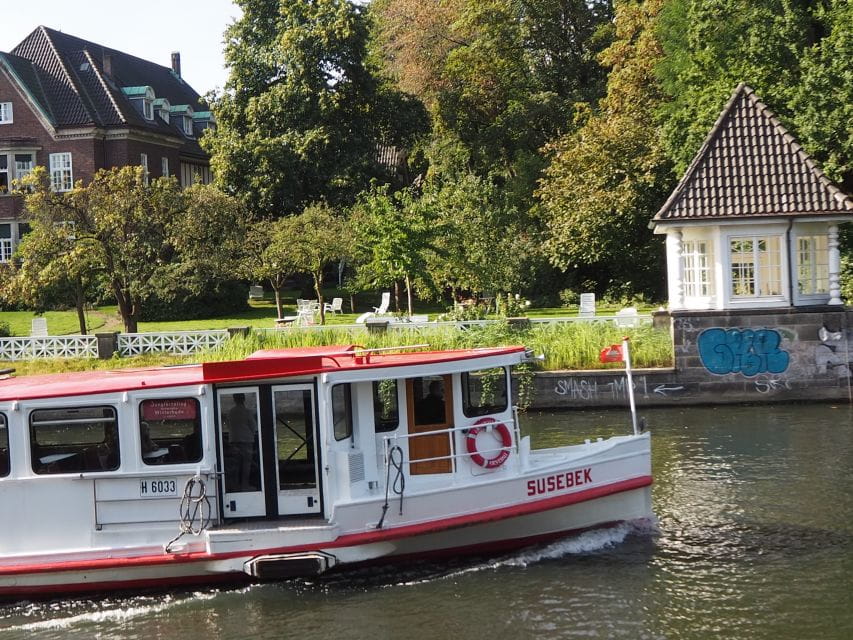 Celebs, Waterfronts and Nature Cycle Tour - Exploring Hamburg’s Waterfronts and the Alster: An In-Depth Look
