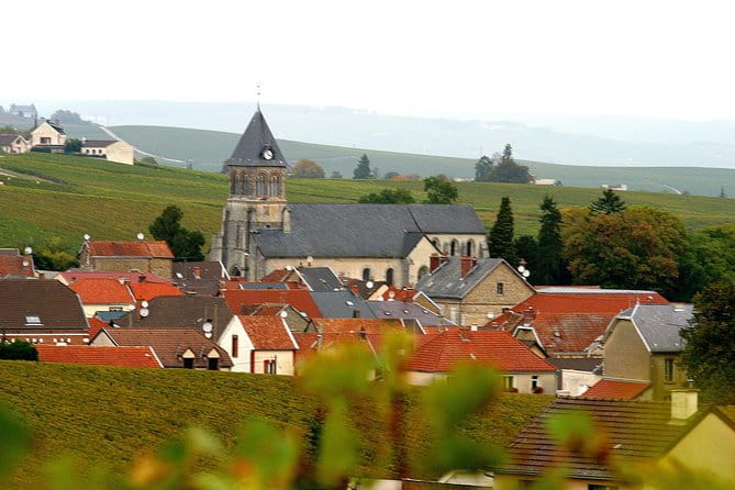 Champagne Day Tours - Champagne tastings at boutique houses