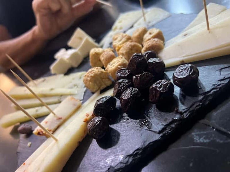 Chania Old Town: Vegetarian Food & Sightseeing Walking Tour - Exploring the Venetian Harbour