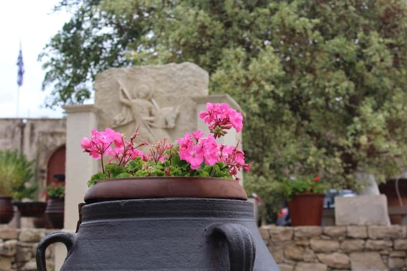 Chania: Private Sunset Sightseeing Tour with Historian Guide - Exploring Crete’s Hidden Corners on a Private Sunset Tour