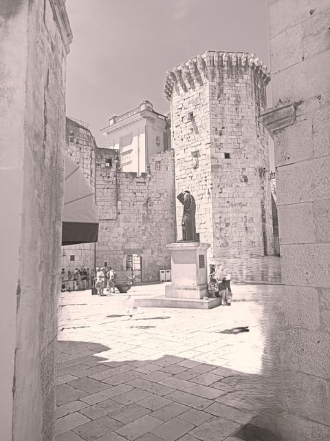 Check your Split list with me - Exploring Split with a Local Guide: A Step-by-Step Breakdown