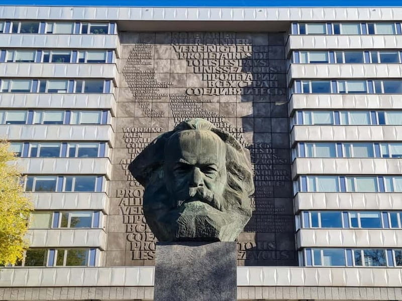Chemnitz: Express Walk with a Local in 60 minutes - Landmark Highlights: From Karl-Marx to Siegertsches Haus