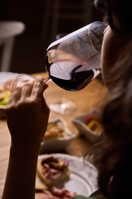 Chianni: wine and oil tasting with lunch or dinner - Entering the World of Tuscan Food and Wine