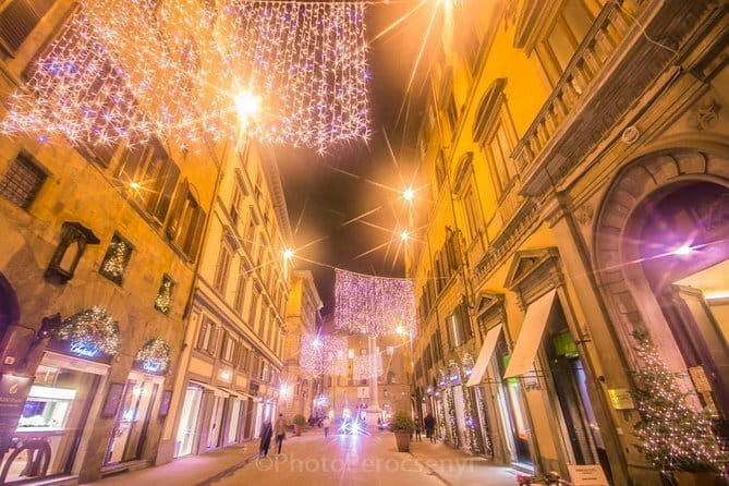 Christmas Lights Private Photo Tour in Florence - Piazza della Signoria: A Historic Spotlight