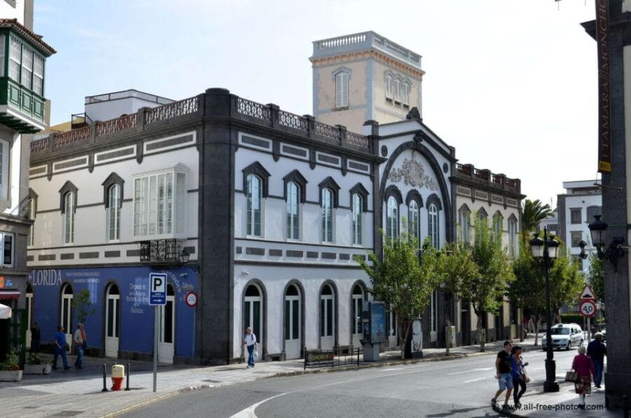 City Treasures Unveiled: 3.5-Hour Las Palmas Cab & Walking - Who Will Love This Experience?