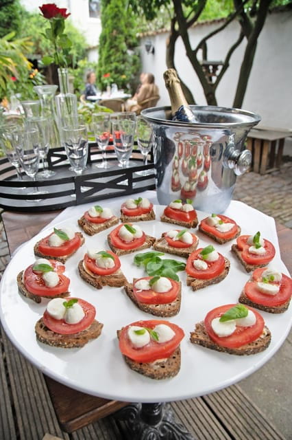 Cologne-Nippes: Summer wine party in the frenchstyle garden - The French Wine Selection – A Taste of France