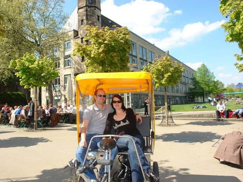 Cologne: Rickshaw city tour perpedalo - Exploring Cologne from a New Perspective