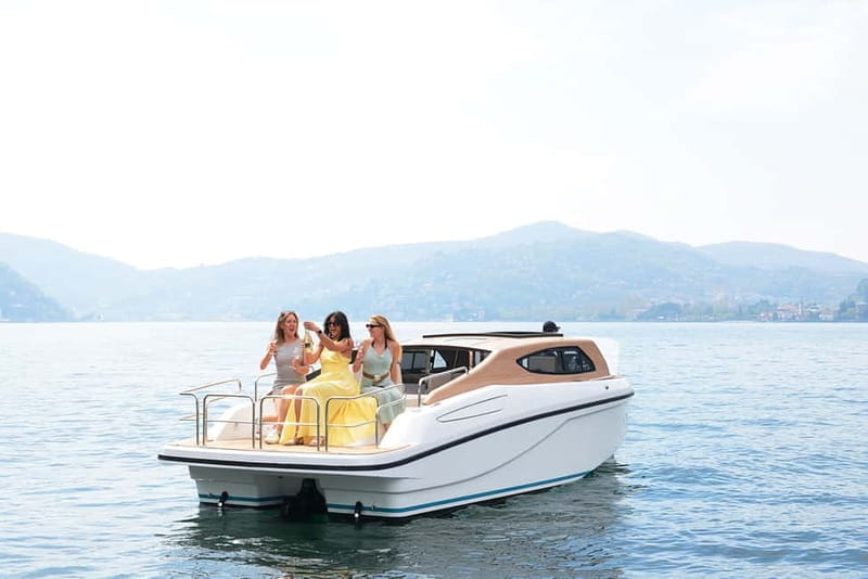 Como: Private Limousine Boat Tour with Multilingual Guide and Aperitif - FAQs