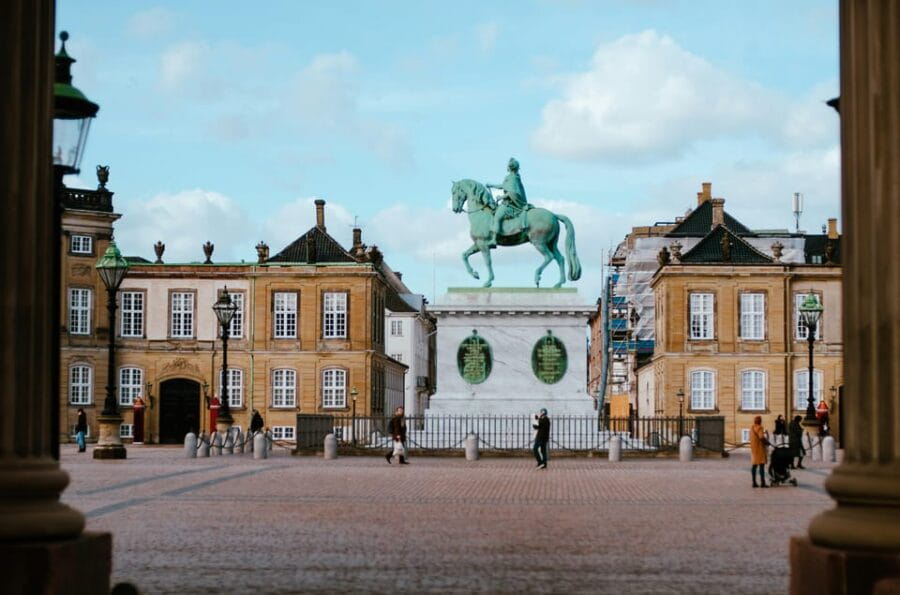 Copenhagen: Hygge & Highlights Walking Tour with Local Guide - Royal Grandeur at Amalienborg
