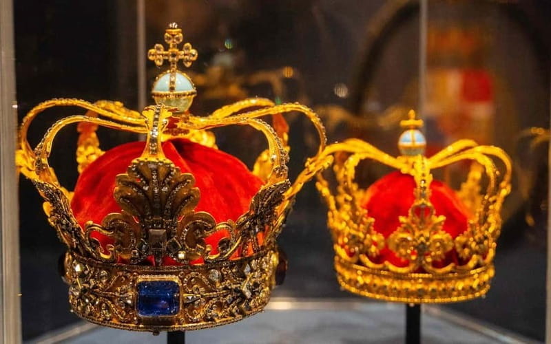 Copenhagen: Rosenborg and Christiansborg Palaces Tour in Spanish - The Grand Finale: Panoramic Views and Political Stories