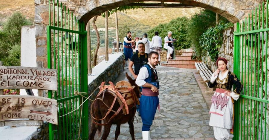 Crete: Traditional Cretan Night: Live Show and Dinner - Why This Tour Is a Great Choice