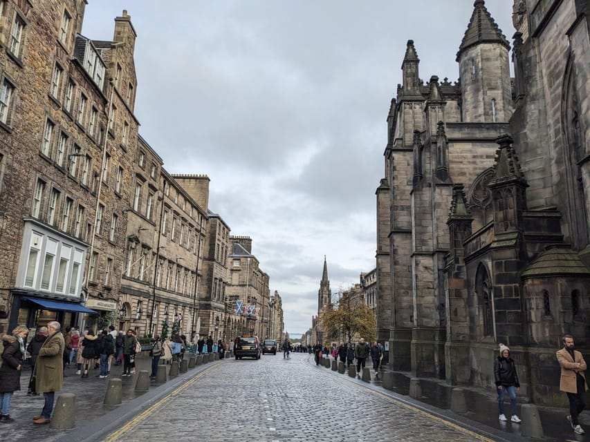 Dark Stories of Edinburgh: walking tour in French - The Experience in Context: What Makes It Valuable?