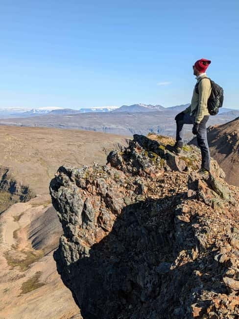 Day Hike to Moskardshnjukar: The Knifes Edge - moderate - The Role of Guides and Why They Matter