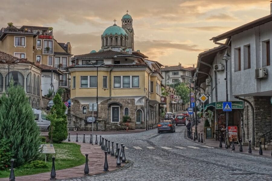 Day Trip to Bulgaria and Veliko Tarnovo from Bucharest - How the Day Unfolds