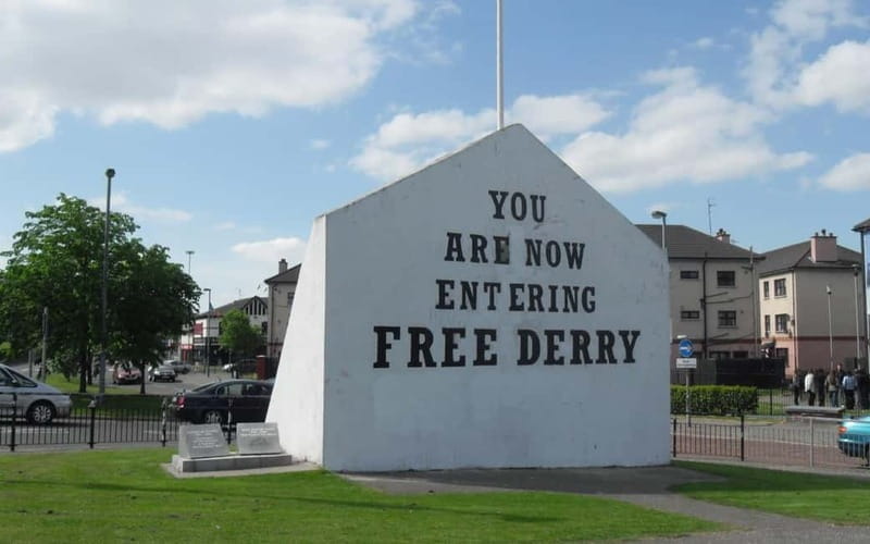Derry: City Walking Tour & Exploration Game - Exploring Derry at Your Own Pace: The Essentials