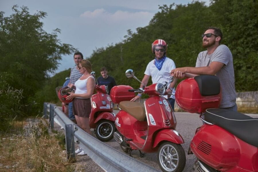 Desenzano del Garda: Lake Garda app-guided Vespa tour - FAQ