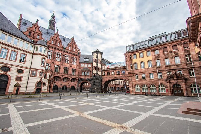 Discover Frankfurts most Photogenic Spots with a Local - FAQ