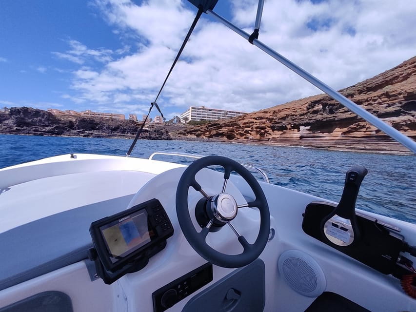 "Discover Freedom: Rent a Boat, No License Required!" - What You Can Expect During Your Hour on the Water