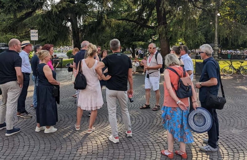Discover Verona: City Highlights Guided Walking Tour - Exploring Piazza Erbe and the Arche Scaligere