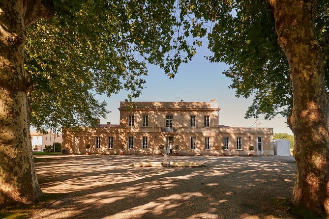 Discovery Tour of Château Haut Breton Larigaudière - FAQ
