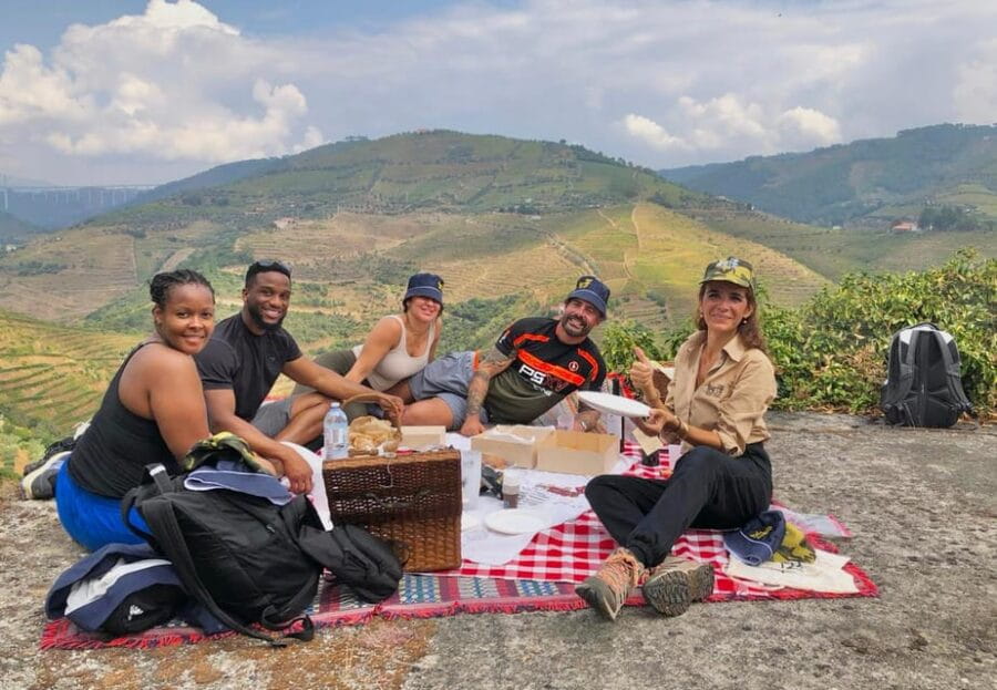 Douro: adventure hiking experience with picnic and wines - Discovering the Douro Valley on Foot: An Authentic Portuguese Adventure