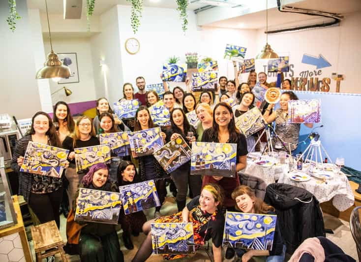 Dublin: Drinking and Painting Party with Art Instructor - Entering the Venue: Meeting Point and Atmosphere