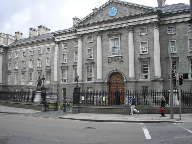 Dublin: Sightseeing Walking Tour in German - Who Will Love This Experience?