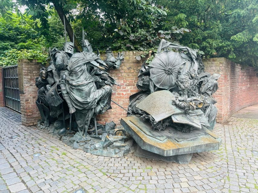 Düsseldorf: Old Town Historical Walking Tour with GEO EPOCHE - Summary: Who is this tour best for?