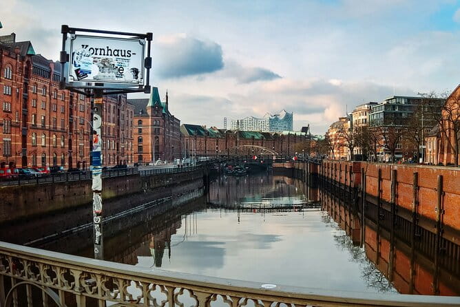 E-bike activity in Hamburg with a cultural program and snacks - Price and Value Analysis