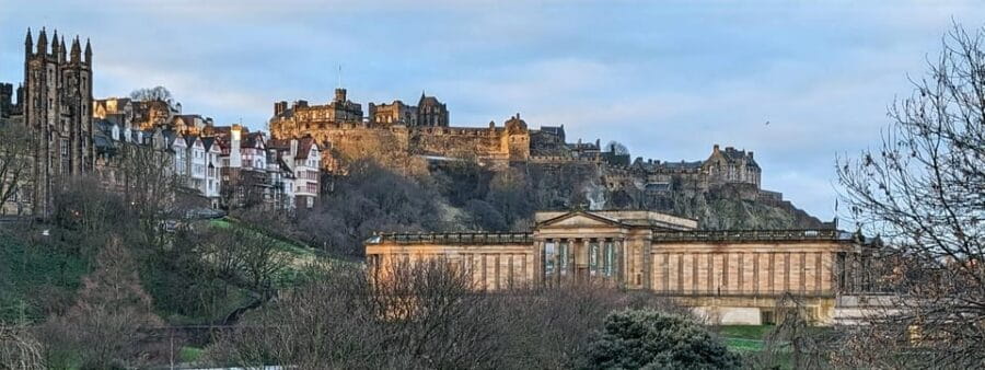 Edinburgh Express: walking tour in French - What Makes This Tour Stand Out?