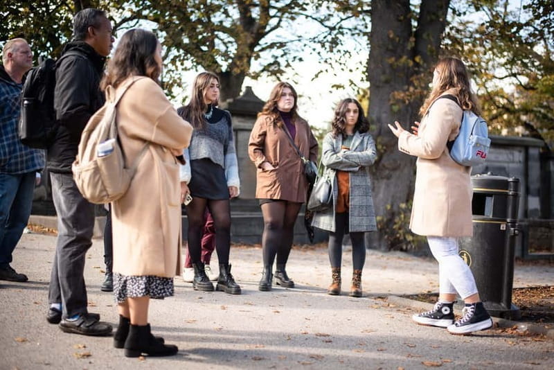 Edinburgh: Old Town Walking Tour with Castle Entry - Practical Considerations and Who Will Love This Tour