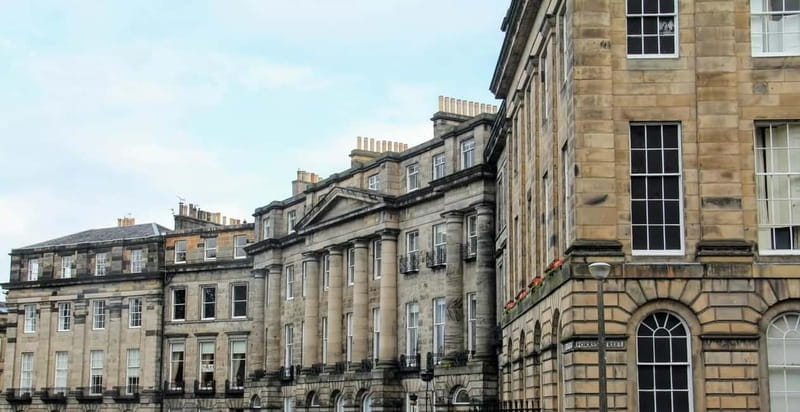 Edinburgh: Private City Highlights Tour with Driver - Why Choose a Private Edinburgh Tour? A Deep Dive