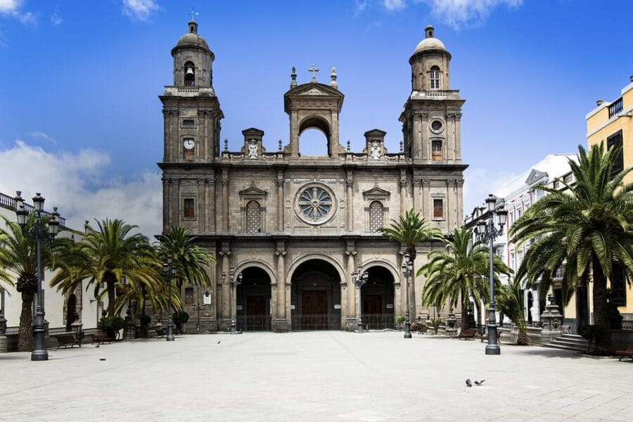 Excursion to Las Palmas: History and Culture - Santa Catalina Park and the Seaside Vibe