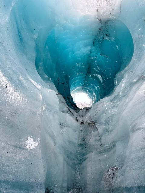Experience the glacier in micro group - Logistics and Group Dynamics