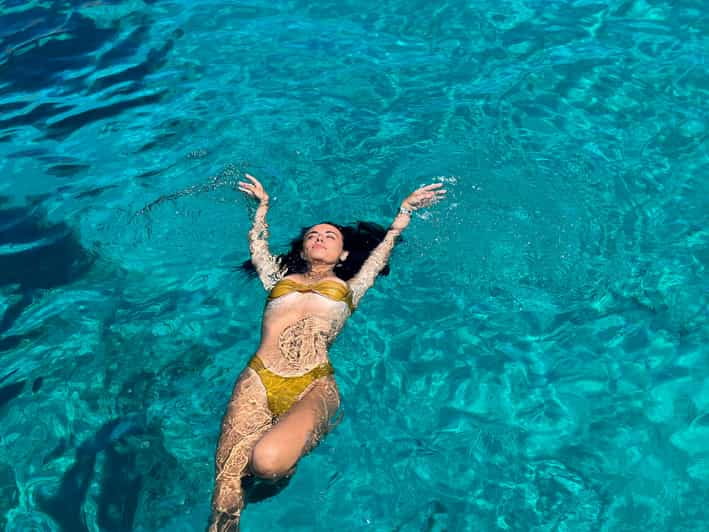 Explore Delos & Rhenia - Price & Logistics: Is It Worth It?