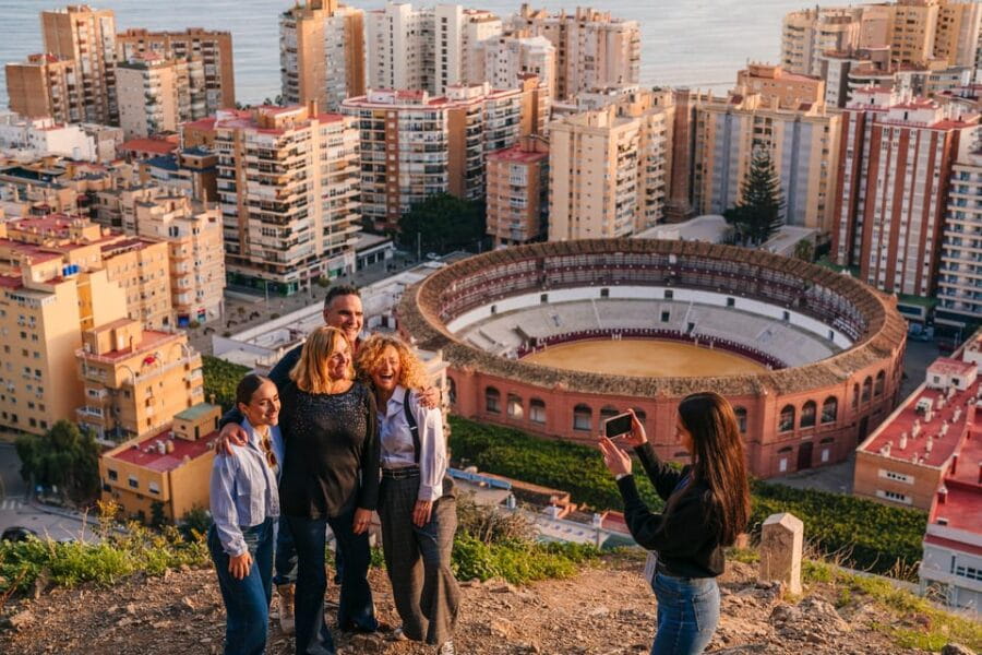 Express tuktuki tour in Malaga: Gibralfaro Viewpoint and Photography - What to Expect: A Step-by-Step Breakdown