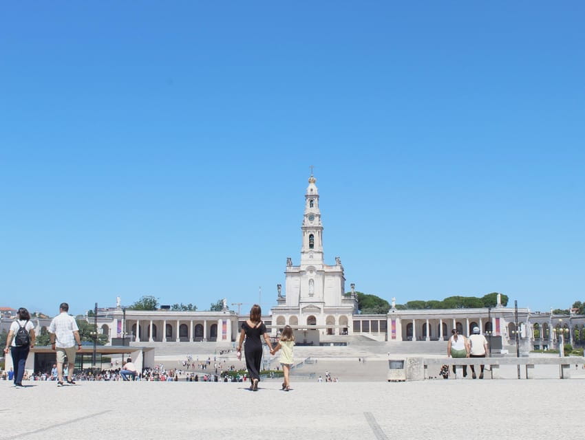 Fátima: Sanctuary and Aljustrel Village, Private Guided Tour - The Itinerary in Detail: What You’ll Experience