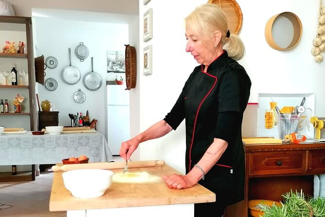 Fettuccine & Ravioli Class in Assisis Home-Style Cooking School - A step-by-step journey into pasta-making
