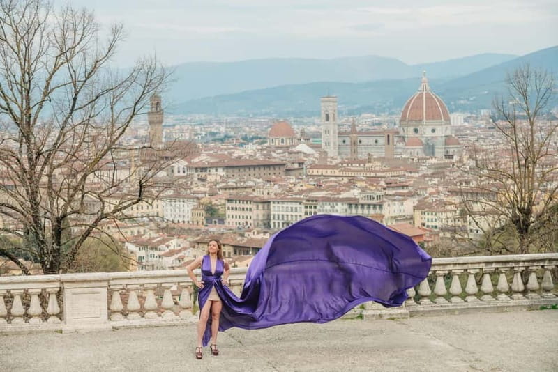 Florence: A photoshoot in luxurious dresses - Price and Logistics in Detail