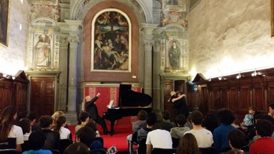 Florence: Pizza Dinner and Opera Arias Concert - Entering Florence’s Cultural Heart: Pizza in Oltrarno