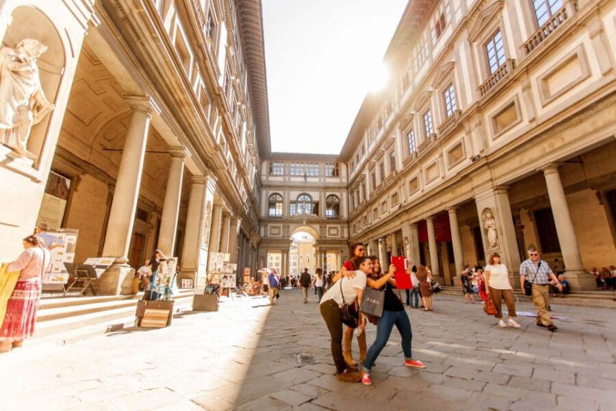 Florence: Skip-the-Line Uffizi Gallery Small Group Tour - Exploring the Uffizi: What You Can Expect
