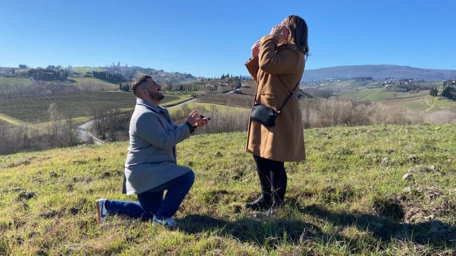 Florence: Tuscany Vespa Wine Tour with Lunch & Wine Tastings - Starting Off: Easy Meets Fun at the Meeting Point