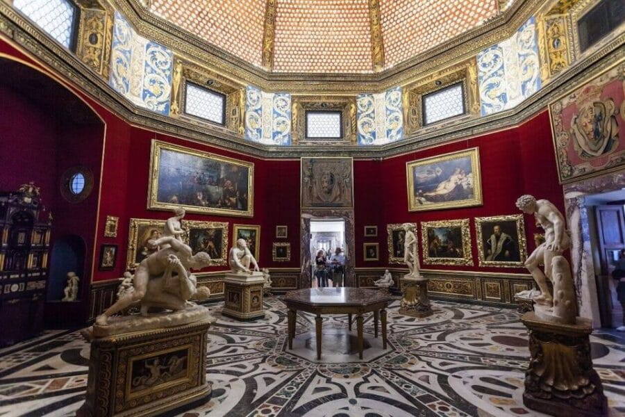 Florence: Uffizi Gallery Small Group with Entrance Tickets - The Artworks: Highlights and Stories