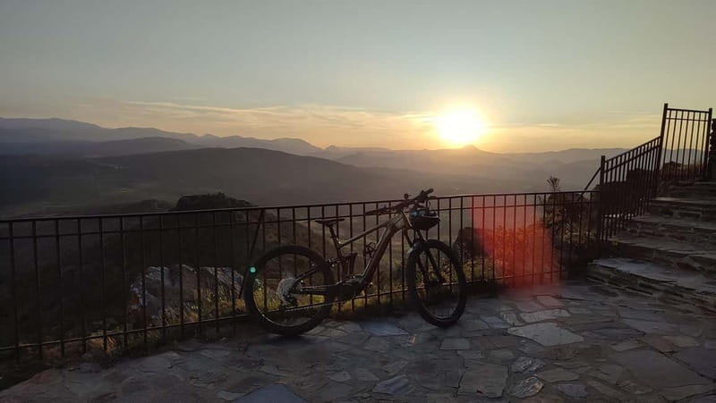 Força-Réal SUNSET tour en VTT à assistance électrique - Whats Included and Whats Not