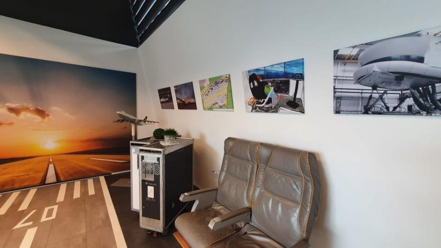 Frankfurt: "Ready for take off" - Flight Simulator B737 - Price and Logistics