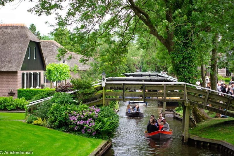 From Amsterdam: Explore Giethoorn Private Guided Tour by Car - The Comfort and Convenience of a Private Vehicle
