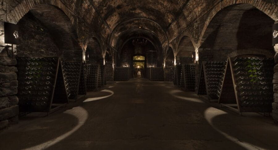 From Bergamo: Winery Tour in Franciacorta with Lunch - Scenic Drive and Vineyard Views