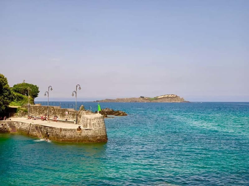 From Bilbao: Gaztelugatxe, Gernika, and Mundaka Guided Tour - Gernika: A Town of Deep Historical Significance