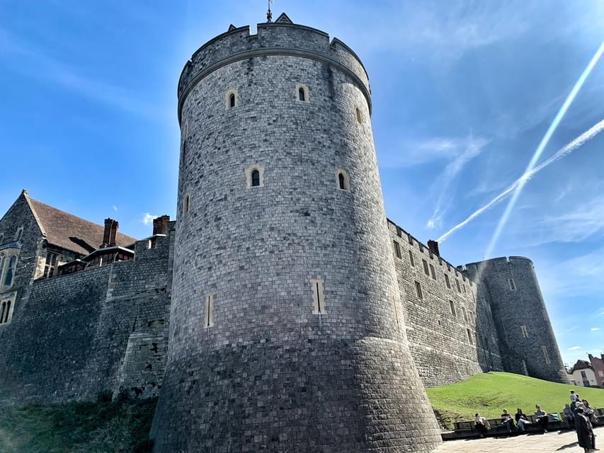 From Cambridge: Guided day trip to Windsor & Oxford - A Midday Break and Journey to Oxford